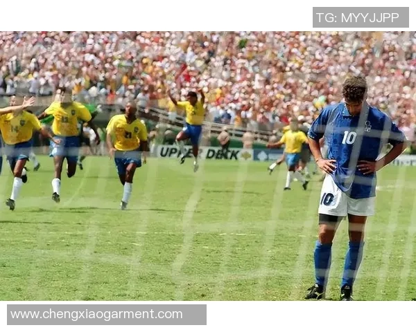 足球全体球星的传奇之路与时代变迁，探索全球足坛风云人物的成长与荣耀