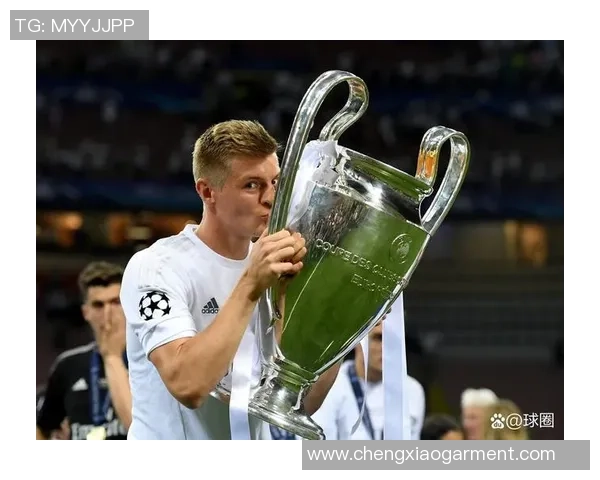 足球传奇再见经典球星退役背后的辉煌与传奇时刻